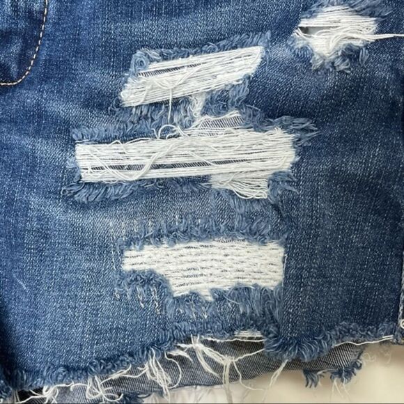 Blank NYC The Lenox Distressed Jean Shorts Size 26 - Picture 5 of 8